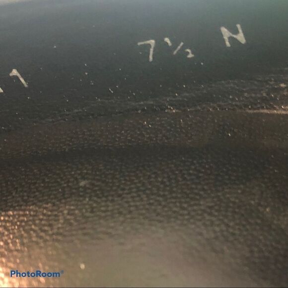 STUART WEITZMAN classic black pumps - Picture 7 of 7